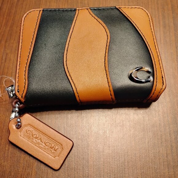 Coachtopia Handbags - Coachtopia Wavy Zip Wallet
